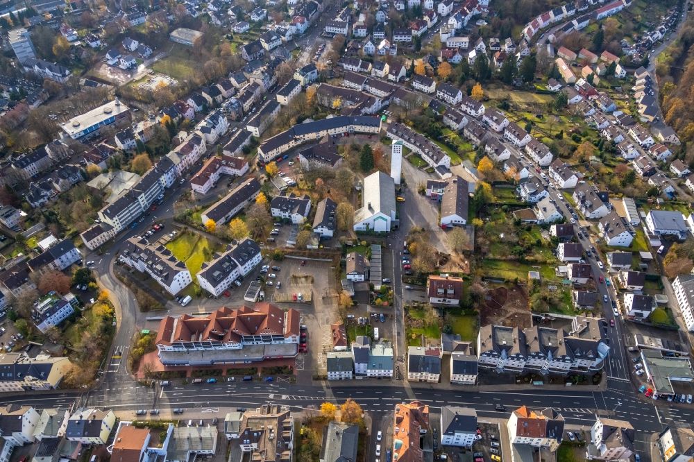 Aerial photograph Lüdenscheid - Residential area of a multi-family house settlement on Kirche Maria Koenigin in Luedenscheid in the state North Rhine-Westphalia, Germany