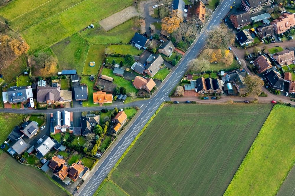 Aerial image Lippramsdorf - Aerial view of Residential area of a multi-family house settlement Lembecker Strasse - Muehlenweg in Lippramsdorf in the state North Rhine-Westphalia, Germany