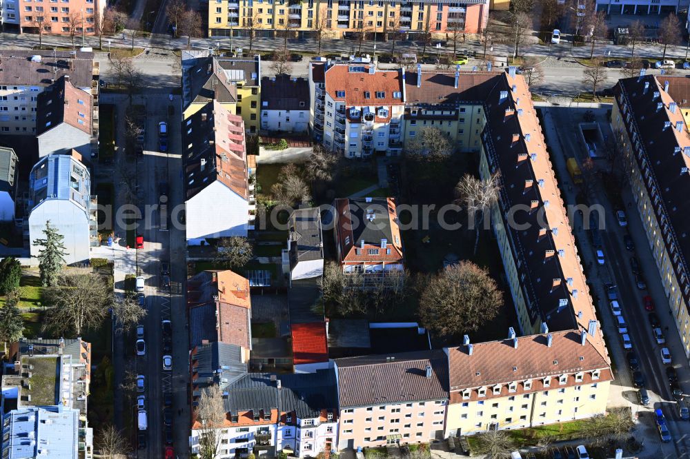 München from the bird's eye view: Residential area of a multi-family house settlement on street Georgenschwaigstrasse - Knorrstrasse - Schopenhauerstrasse in the district Milbertshofen in Munich in the state Bavaria, Germany