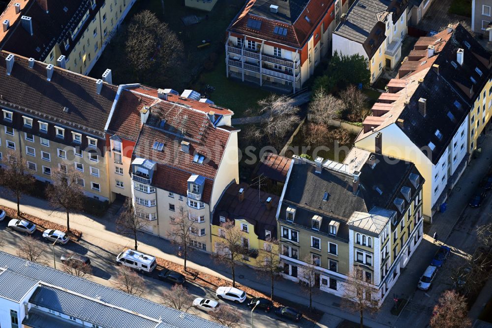 Aerial photograph München - Residential area of a multi-family house settlement on street Georgenschwaigstrasse - Knorrstrasse - Schopenhauerstrasse in the district Milbertshofen in Munich in the state Bavaria, Germany