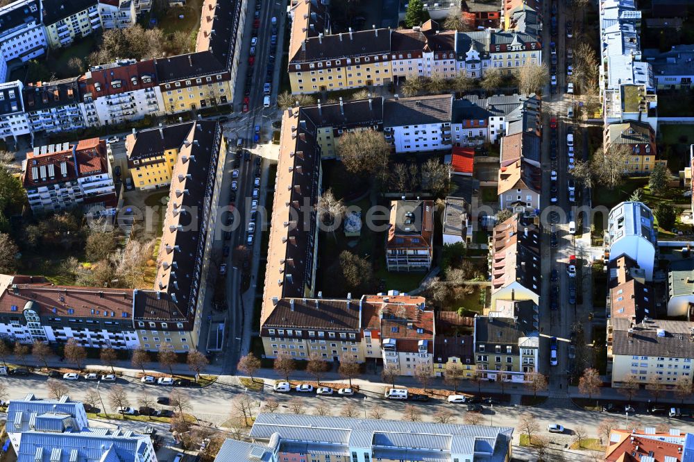 Aerial image München - Residential area of a multi-family house settlement on street Georgenschwaigstrasse - Knorrstrasse - Schopenhauerstrasse in the district Milbertshofen in Munich in the state Bavaria, Germany