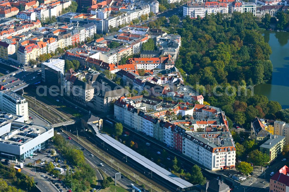 Aerial image Berlin - Residential area of a multi-family house settlement Riehlstrasse - Wundtstrasse in the district Charlottenburg in Berlin, Germany