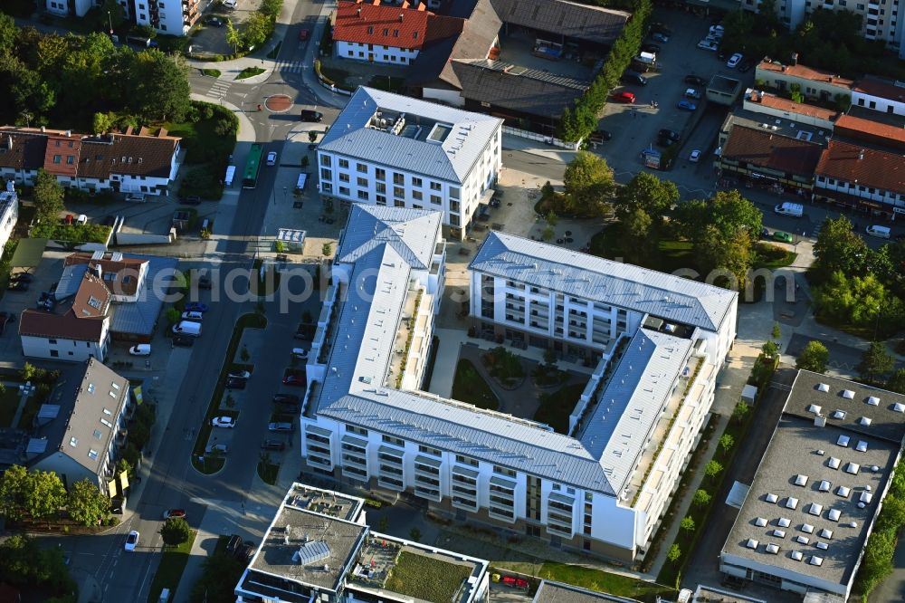 Planegg from above - Residential area of a multi-family house settlement Roentgenstrasse corner Lochhamer Strasse in the district Martinsried in Planegg in the state Bavaria, Germany