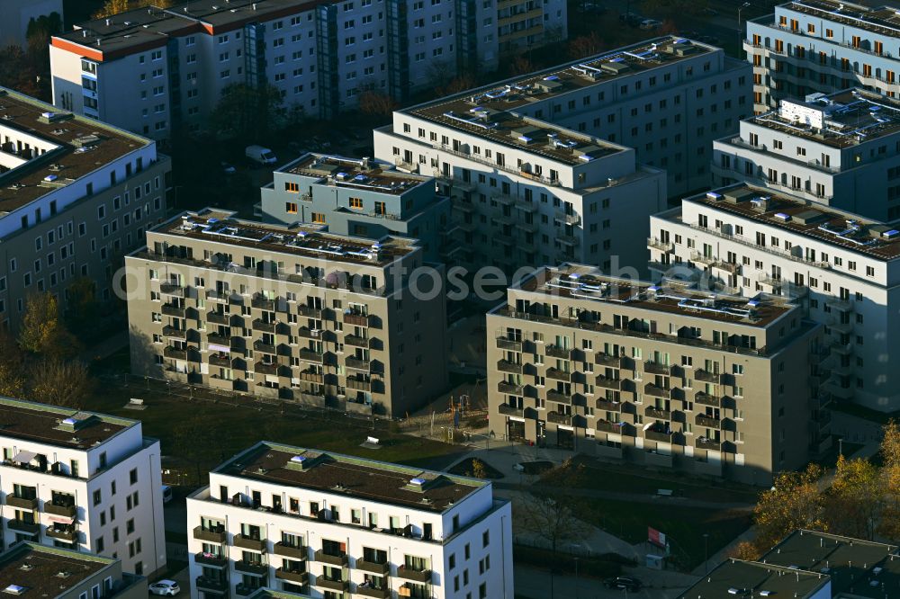 Aerial photograph Berlin - Multi-family housing development Stadtgut on Zossener Strasse corner Havellaender Ring in the district Hellersdorf in Berlin, Germany