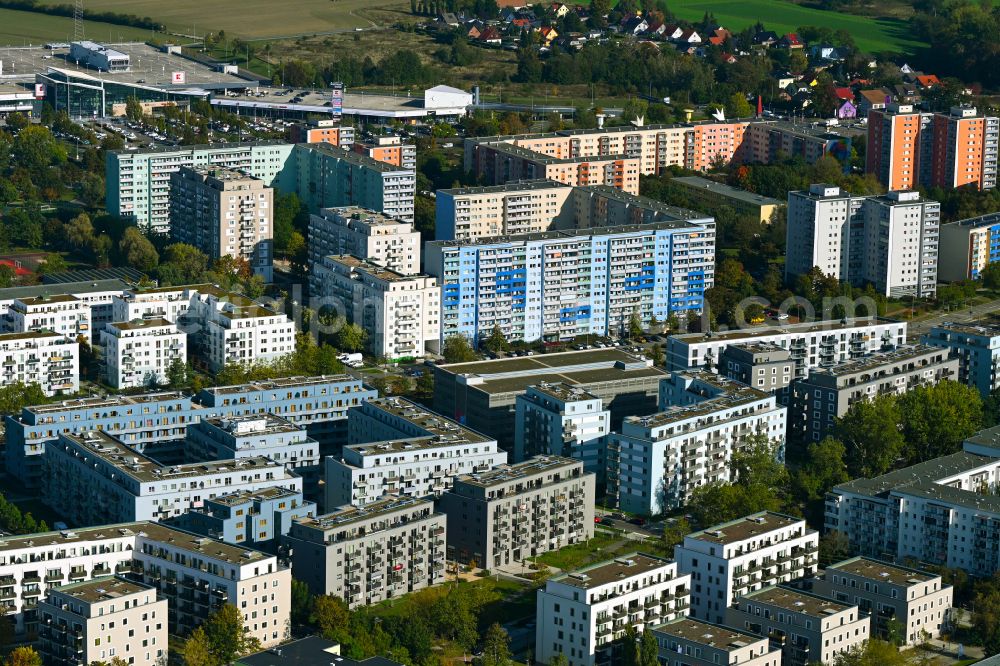 Aerial photograph Berlin - Residential area of a multi-family house settlement Stadtgut on the Zossener Strasse in the district Hellersdorf in Berlin, Germany