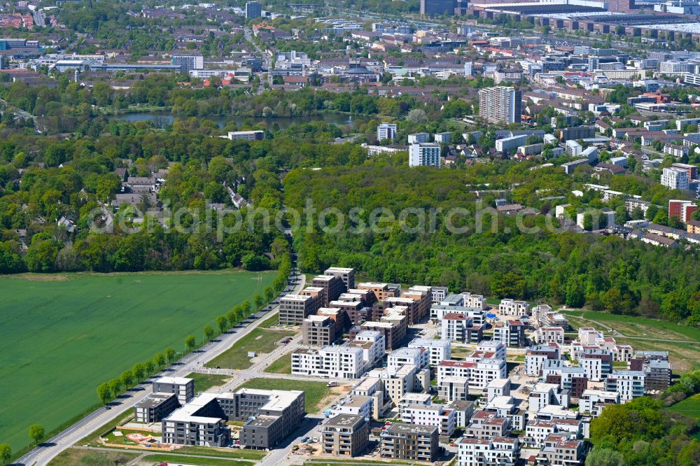 Aerial photograph Wolfsburg - Apartment building new building on Nordsteimker Strasse Steimker Gardens - Three Gardens - Blue Garden, Magnolia Garden, in the district of Hellwinkel in Wolfsburg in the state Lower Saxony, Germany