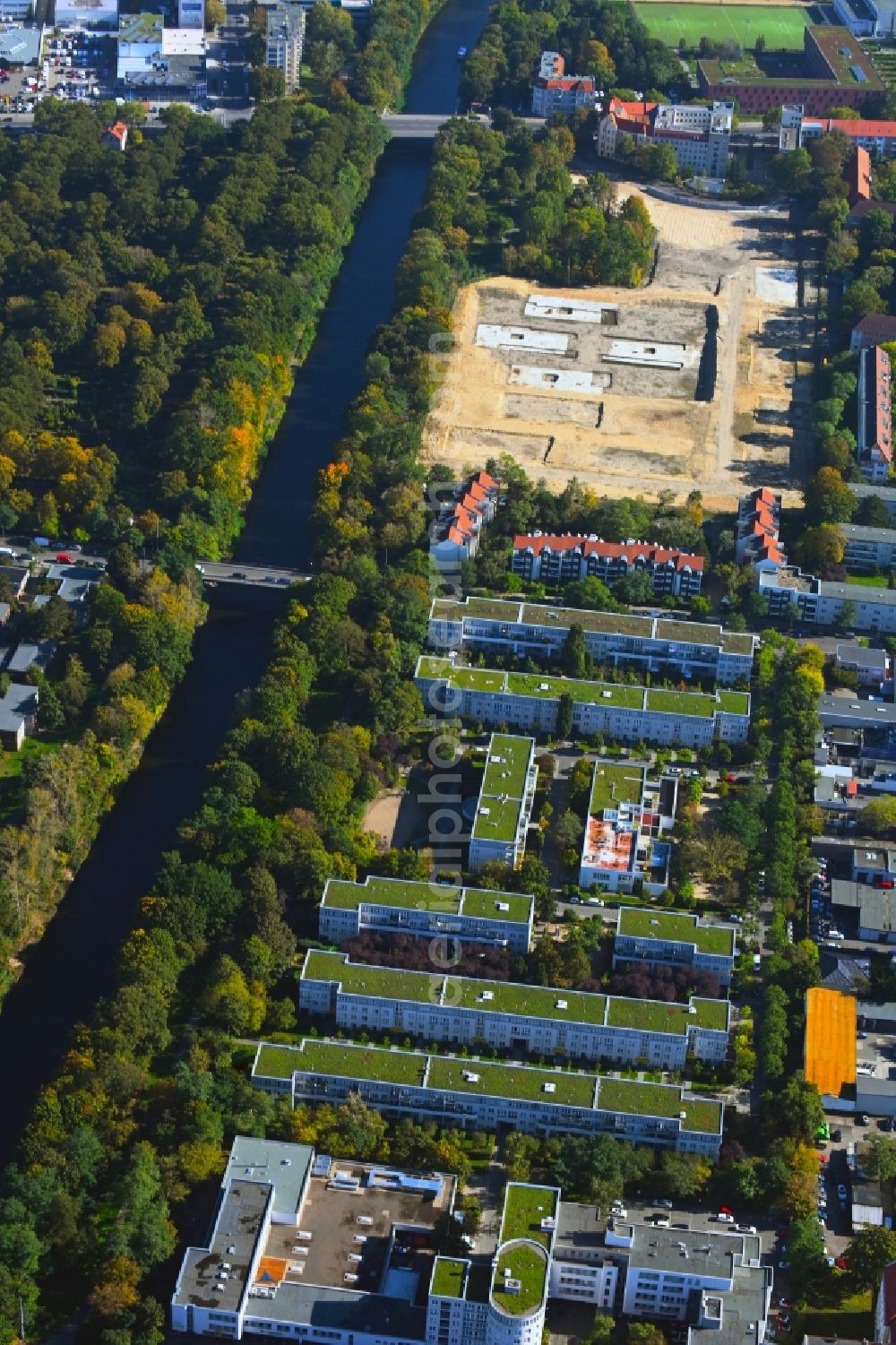 Berlin from above - Residential area of a multi-family house settlement on Strasse 614 on Park Gruenzug Britzer Zwelgkanal in the district Britz in Berlin, Germany