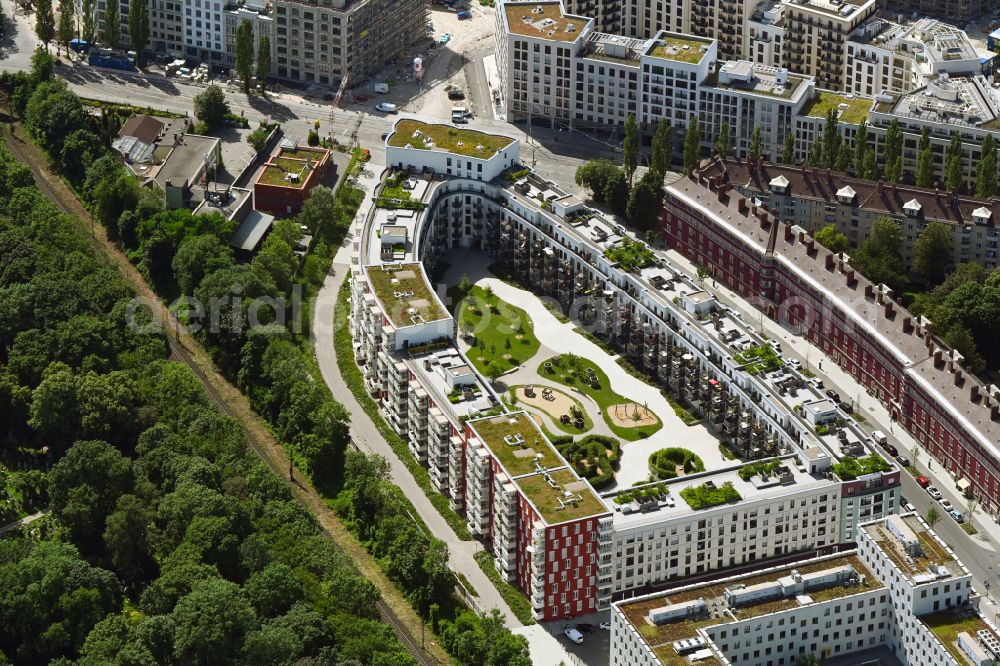 Aerial photograph München - Residential area of a multi-family house settlement Welfengarten on Welfenstrasse - Tassiloplatz in the district Au-Haidhausen in Munich in the state Bavaria, Germany