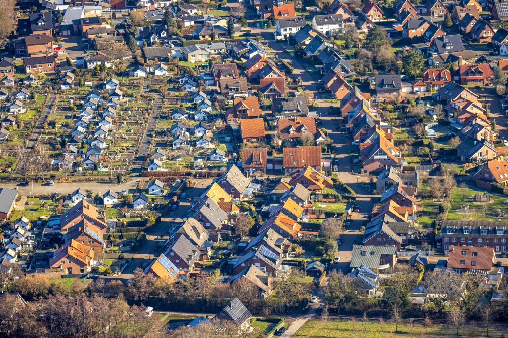 Werne from above - Residential area of a multi-family house settlement on Strasse Am Bellingholz in Werne at Ruhrgebiet in the state North Rhine-Westphalia, Germany