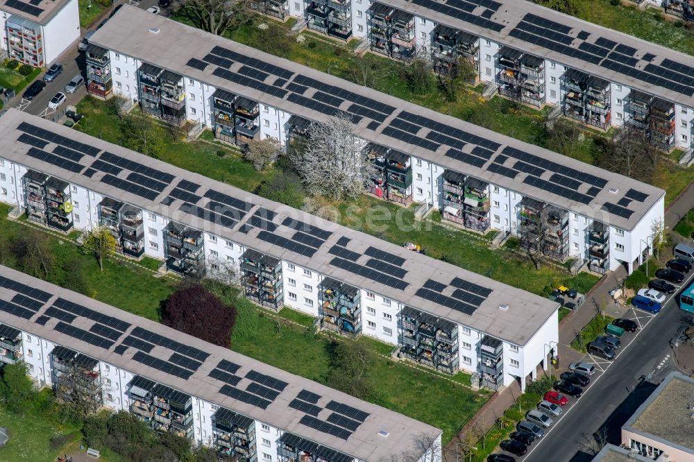 Frankfurt am Main from above - Residential area of a multi-family house settlement on Woersdorfer Strasse - Idsteiner Strasse in Frankfurt in the state Hesse, Germany