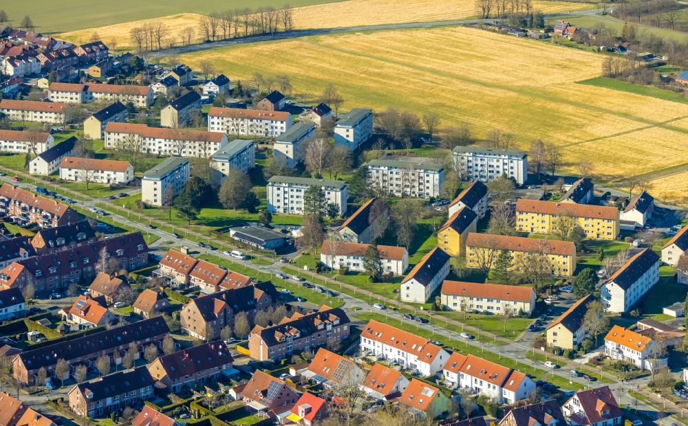 Ahlen from above - Residential area of a multi-family house settlement between Buergermeister-Corneli-Ring and Im Elsken in Ahlen in the state North Rhine-Westphalia, Germany