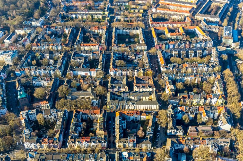 Dortmund from above - Residential area of a multi-family house settlement on Lindemannstrasse in Dortmund in the state North Rhine-Westphalia, Germany