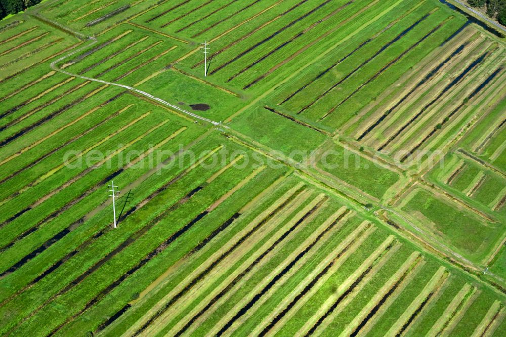 Aerial photograph Curslack - Irrigation and Melioration- channels on agricultural fields on street Curslacker Heerweg in Curslack in the state Hamburg, Germany