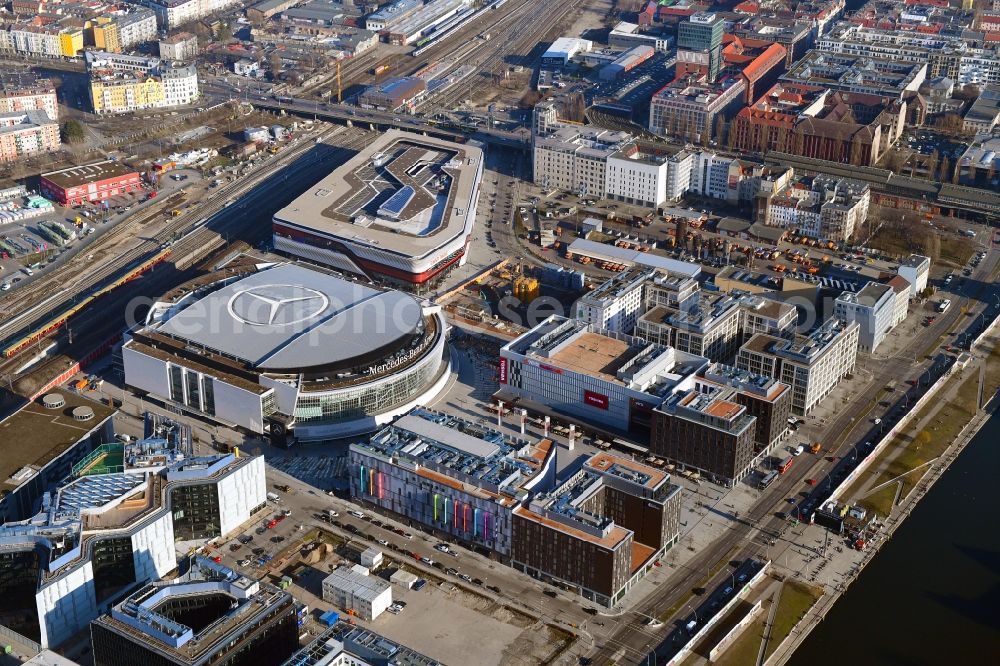 Aerial photograph Berlin - Arena Mercedes-Benz-Arena on Friedrichshain part of Berlin. The former O2 World - now Mercedes-Benz-Arena - is located in the Anschutz Areal, a business and office space on the riverbank