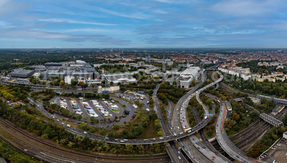 Berlin from the bird's eye view: Exhibition grounds and exhibition halls on Funkturm - Messedamm - Kongresszentrum ICC and the highway and motorway crosssing A100 to A115 in the district Charlottenburg in Berlin, Germany