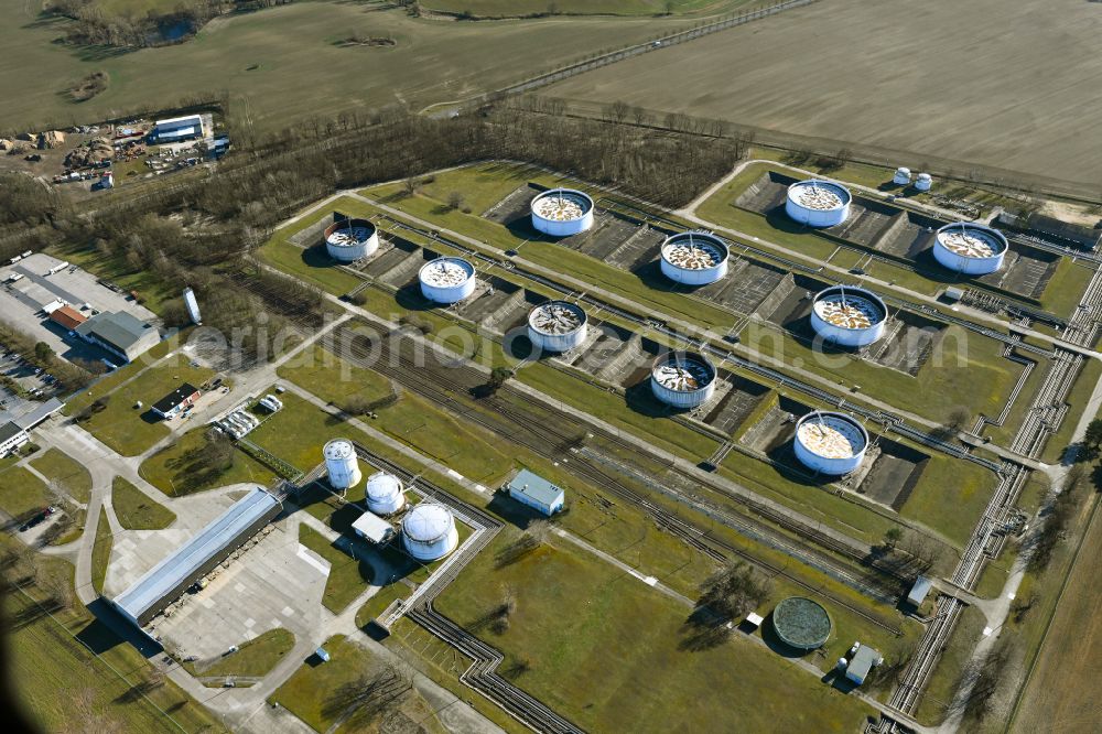 Aerial photograph Seefeld-Löhme - Mineral oil - high storage tanks for gasoline and diesel fuels in Seefeld in Brandenburg