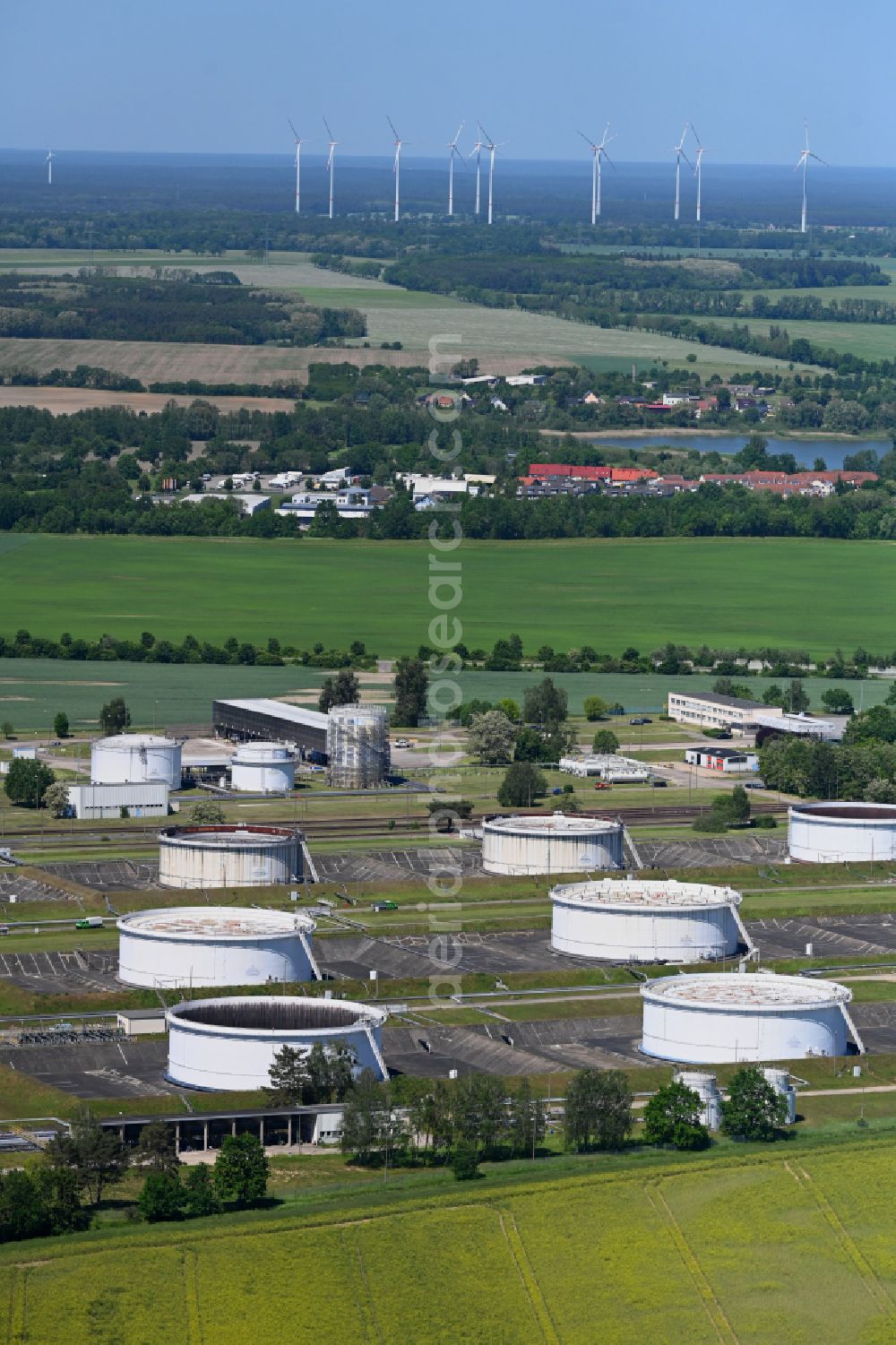 Aerial image Seefeld-Löhme - Mineral oil - high storage tanks for gasoline and diesel fuels in Seefeld in Brandenburg