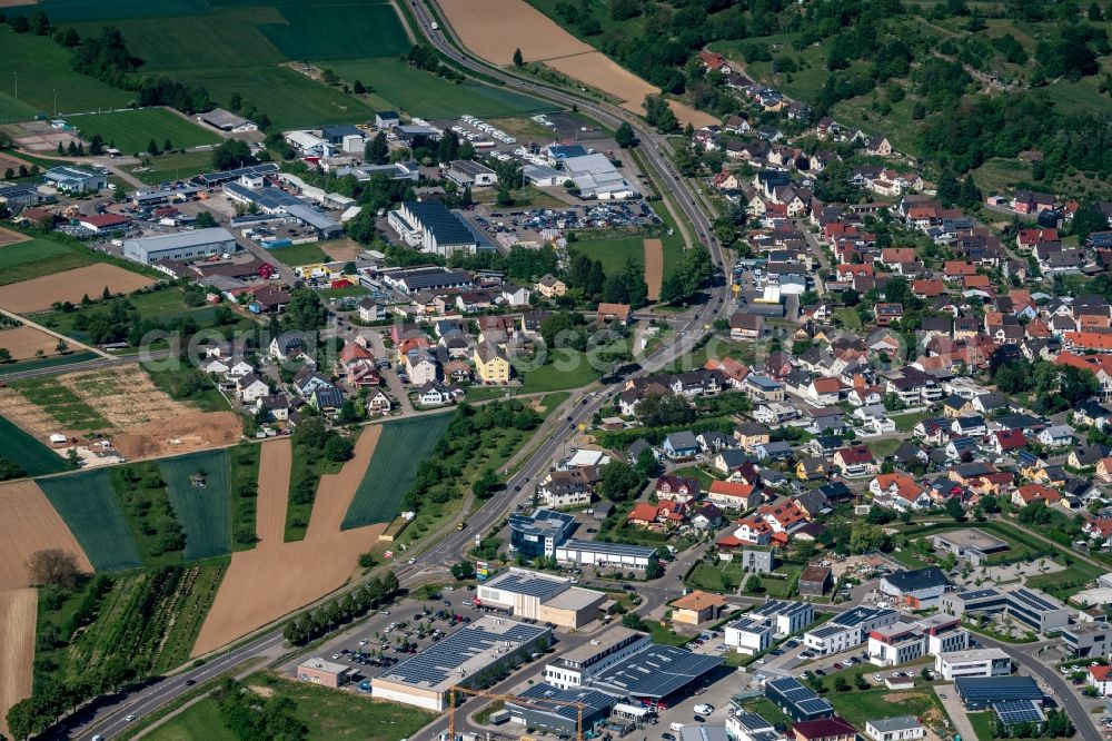 Aerial photograph Altdorf - Mixing of residential and commercial settlements in Altdorf in the state Baden-Wuerttemberg, Germany