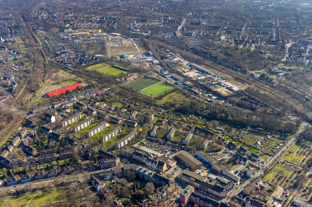 Aerial image Duisburg - Mixing of residential and commercial settlements along the Kaiser-Friedrich-Strasse - Westerwaldstrasse - Im Holtkamp in the district Marxloh in Duisburg at Ruhrgebiet in the state North Rhine-Westphalia, Germany