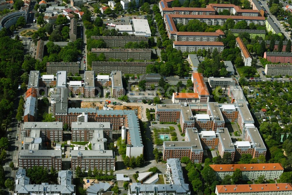 Aerial image Berlin - Mixing of residential and commercial settlements Gustav-Adolf-Strasse - DGZ-Ring - Buehringstrasse in the district Weissensee in Berlin, Germany