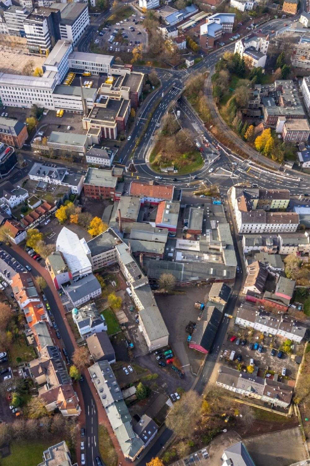 Lüdenscheid from the bird's eye view: Mixing of residential and commercial settlements on Humboldtstrasse and Gasstrasse in Luedenscheid in the state North Rhine-Westphalia, Germany