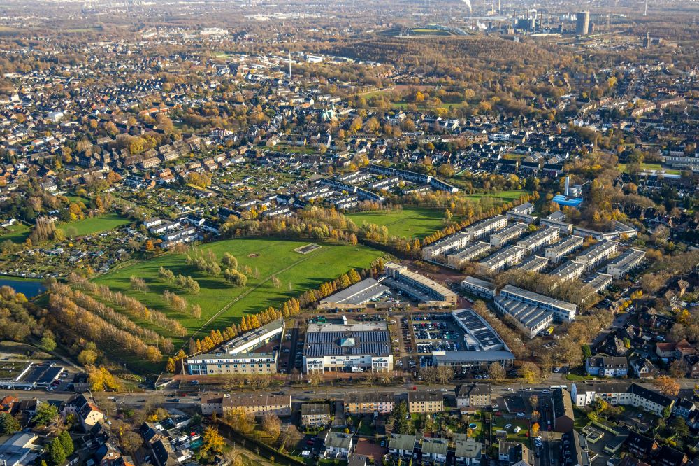 Bottrop from above - Mixing of residential and commercial settlements on Propser-Park on street Heinrich-Gutermuth-Strasse in Bottrop at Ruhrgebiet in the state North Rhine-Westphalia, Germany