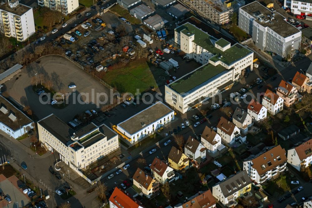 Stuttgart from the bird's eye view: Mixing of residential and commercial settlements Schuetzenbuehlstrasse - Salzwiesenstrasse - Adestrasse in the district Zuffenhausen-Schuetzenbuehl in Stuttgart in the state Baden-Wuerttemberg, Germany