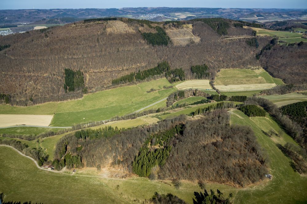Aerial photograph Meschede - Forest and mountain landscape of the mid-mountain range of Vogelsang mountain bei Heggen in Meschede at Sauerland in the state North Rhine-Westphalia, Germany