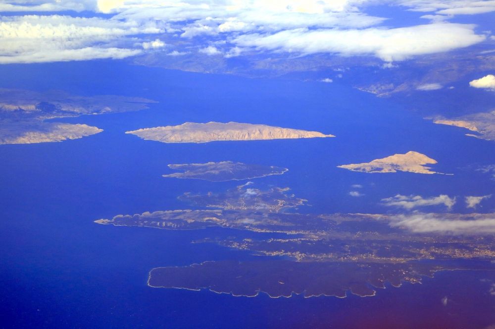Aerial photograph Baska - Coastal area of the Mediterranean Sea - Islands Rab, Prvic and Krk in Splitsko-dalmatinska zupanija, Croatia
