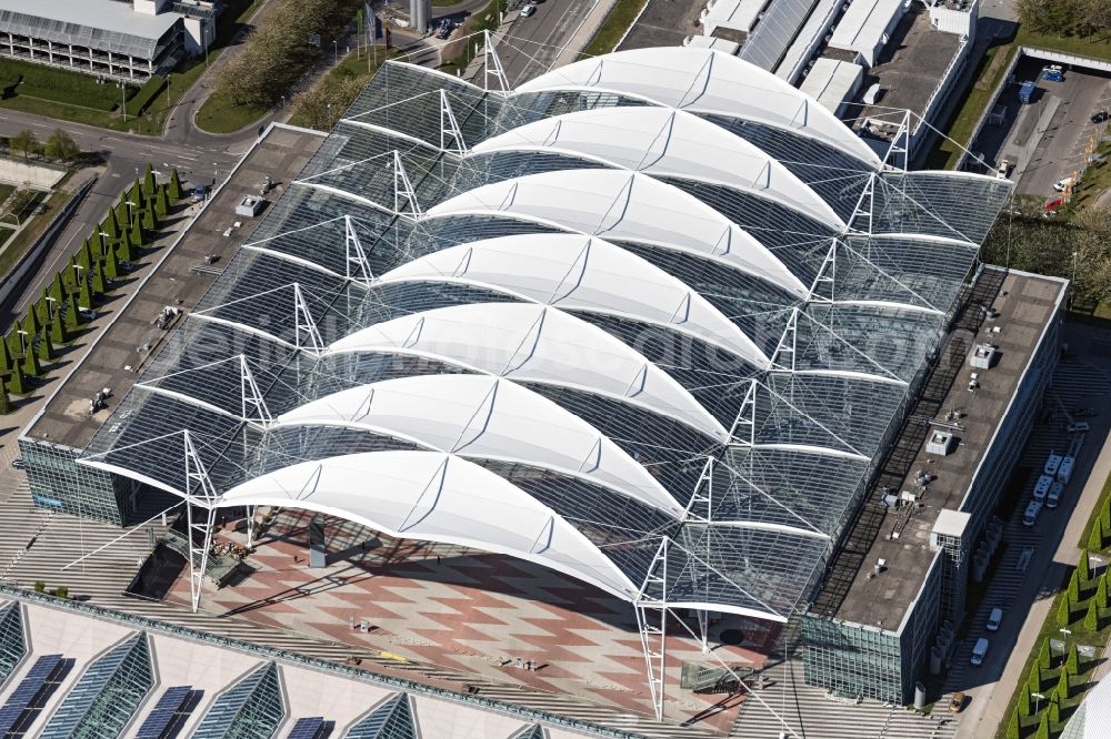 Aerial image Oberding - White membrane roof construction on the central terminal building Muenchen Airport Centers (MAC) and terminal on the grounds of Munich Airport in Oberding in the state Bavaria, Germany