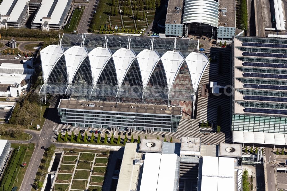 Oberding from above - White membrane roof construction on the central terminal building Muenchen Airport Centers (MAC) and terminal on the grounds of Munich Airport in Oberding in the state Bavaria, Germany