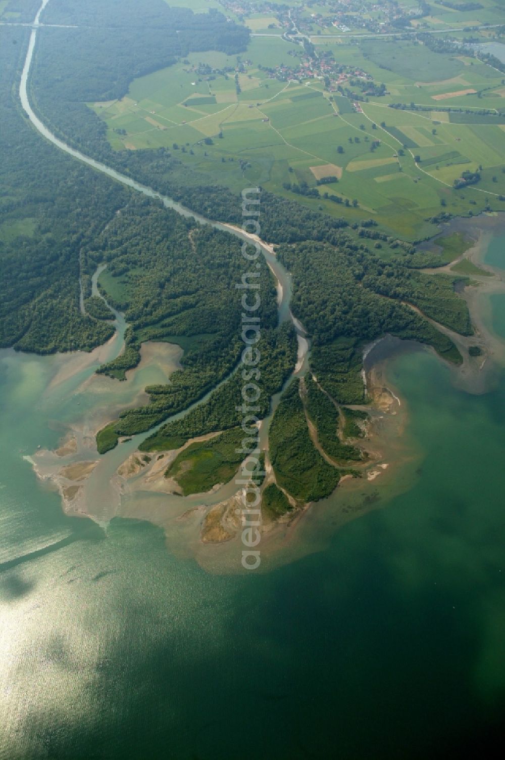 Übersee from the bird's eye view: Estuary of the Tiroler Ache in Uebersee in Bavaria. It rises at the Thurn Pass and flows into the Chiemseeat Grabenstaett