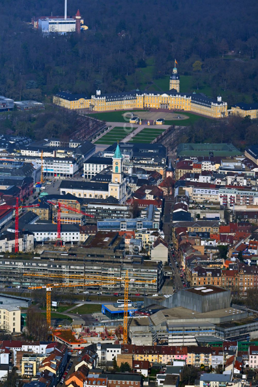 Aerial photograph Karlsruhe - Renovation and conversion construction site of the building of the concert hall and theater playhouse Badisches Staatstheater on Baumeisterstrasse - Kriegstrasse in Karlsruhe in the state Baden-Wurttemberg, Germany