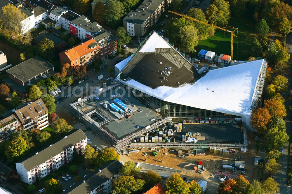 Aerial photograph Hamburg - Construction site for modernization, renovation and conversion of the indoor swimming pool Alster-Schwimmhalle on street Ifflandstrasse - Sechslingspforte in the district Hohenfelde in Hamburg, Germany