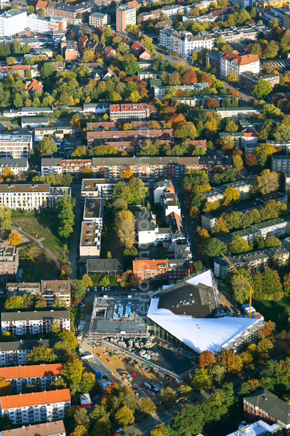 Hamburg from above - Construction site for modernization, renovation and conversion of the indoor swimming pool Alster-Schwimmhalle on street Ifflandstrasse - Sechslingspforte in the district Hohenfelde in Hamburg, Germany