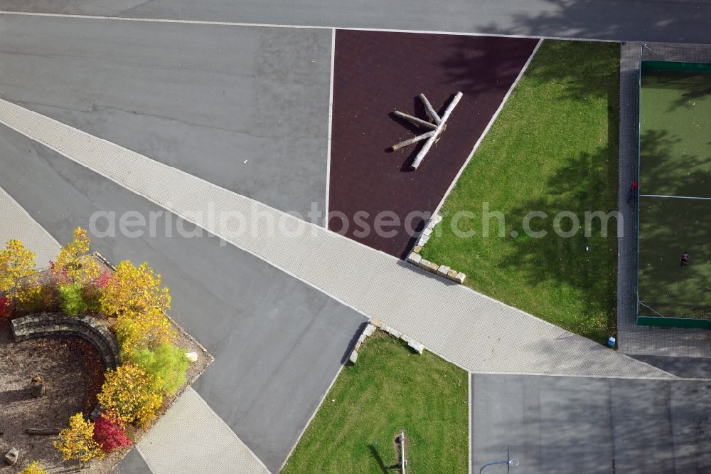 Aerial image Bielefeld - View at the new arranged schoolyard of the Kuhlo junior high school in Bielefeld in the federal state North Rhine-Westphalia