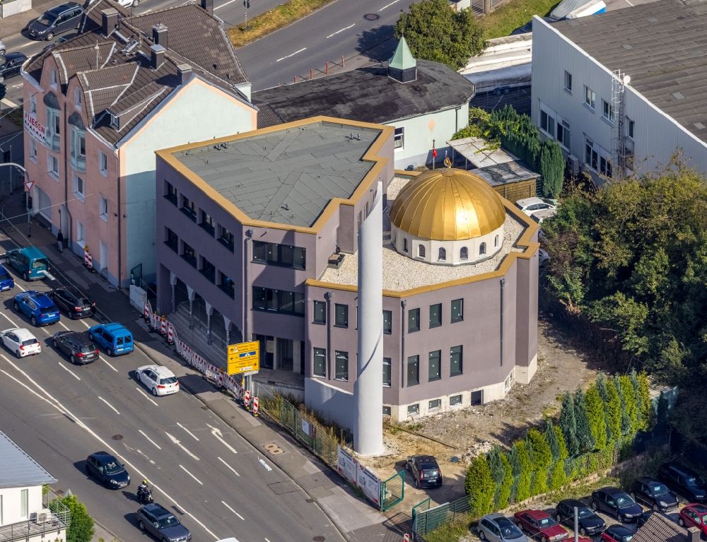 Schwelm from above - Mosque along the Hattinger Strasse in the district Lindenberg in Schwelm in the state North Rhine-Westphalia, Germany