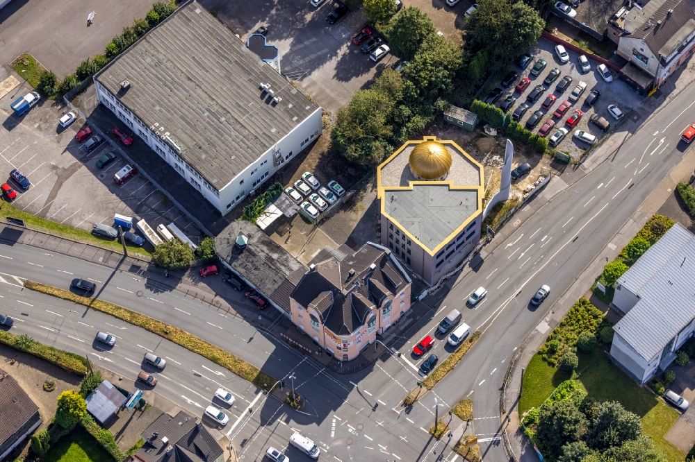 Aerial photograph Schwelm - Mosque along the Hattinger Strasse in the district Lindenberg in Schwelm in the state North Rhine-Westphalia, Germany