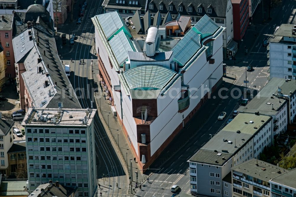 Frankfurt am Main from the bird's eye view: Museum building ensemble Museum MMK fuer Moderne Kunst on Domstrasse in the district Altstadt in Frankfurt in the state Hesse, Germany