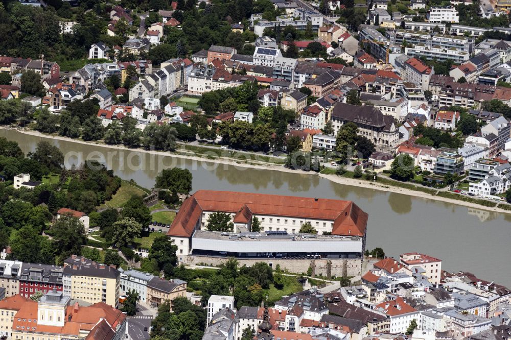 Linz from the bird's eye view: Museum building ensemble Stadtmuseum on street Schlossberg in Linz in Oberoesterreich, Austria