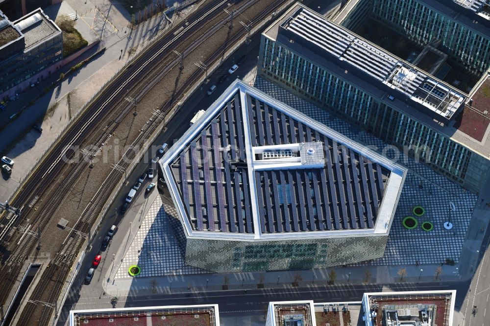 Aerial photograph Berlin - Museum building ensemble Futurium on Alexanderufer in the district Mitte in Berlin, Germany