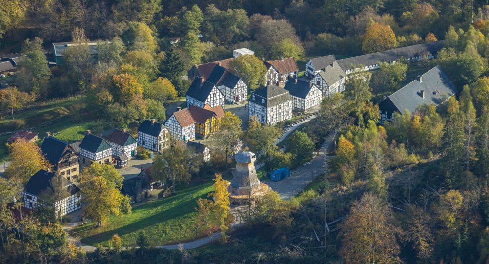 Aerial photograph Hagen - Museum building ensemble with craft buildings and watermill on Maeckingerbach in the district Dahl in Hagen at Ruhrgebiet in the state North Rhine-Westphalia, Germany