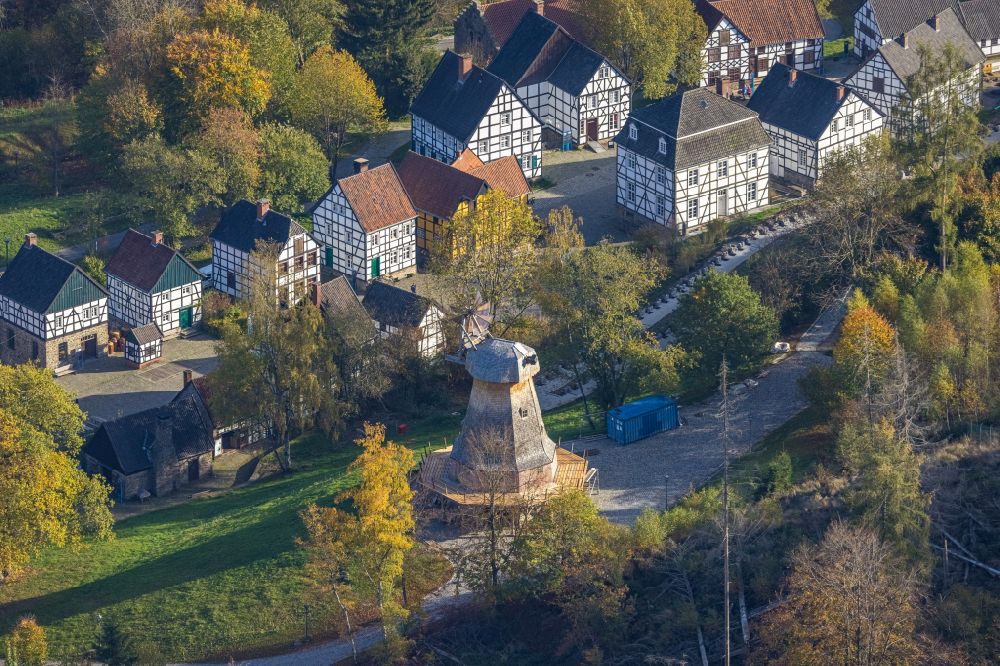 Hagen from the bird's eye view: Museum building ensemble with craft buildings and watermill on Maeckingerbach in the district Dahl in Hagen at Ruhrgebiet in the state North Rhine-Westphalia, Germany