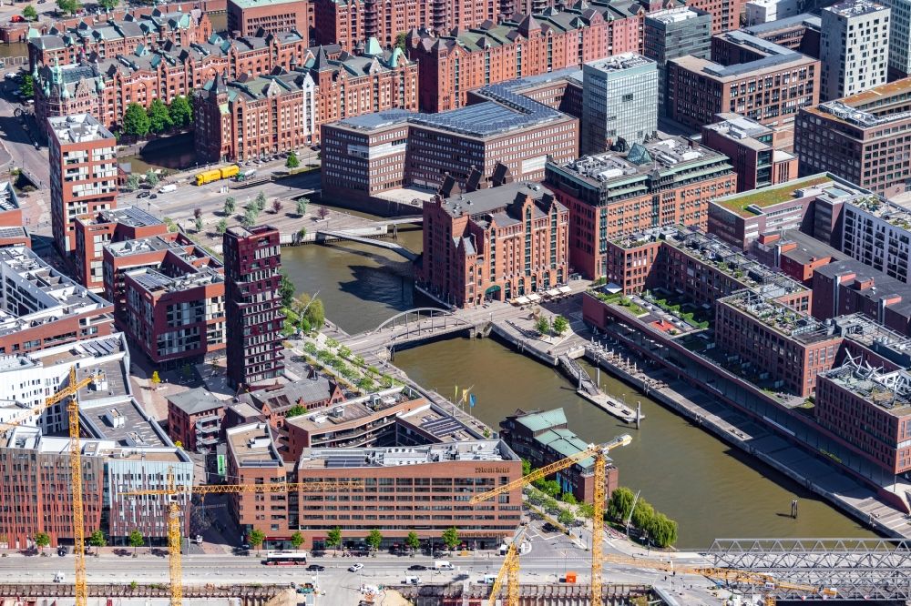 Aerial photograph Hamburg - Museum building ensemble Internationales Maritimes Museum on Koreastrasse in the district HafenCity in Hamburg, Germany