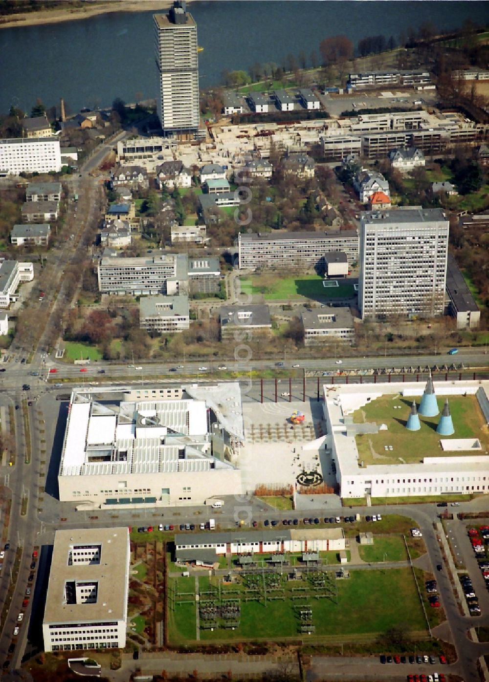 Aerial image Bonn - Museum and building ensemble of the Kunstmuseum Bonn and the Bundeskunsthalle at the Friedrich-Ebert-Allee in Bonn in the state of North Rhine-Westphalia, Germany