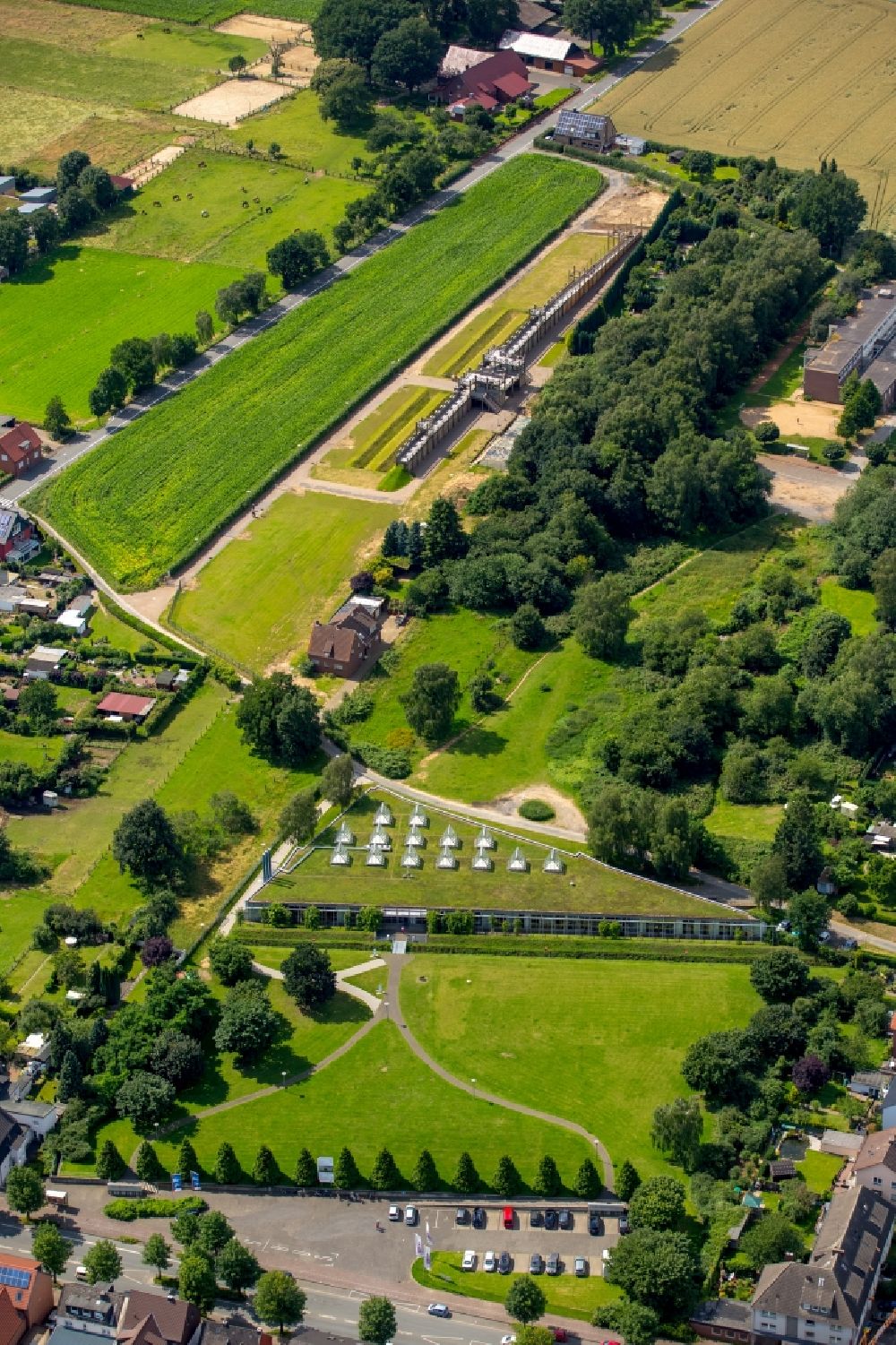 Aerial image Haltern am See - Museum building ensemble of LWL Roman Museum in Haltern am See in the state of North Rhine-Westphalia. Here the most important finds from all Roman camps along the lip are issued