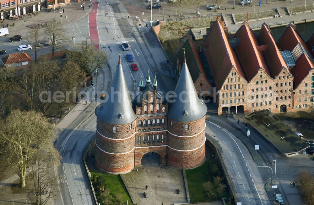 Lübeck from the bird's eye view: Museum building complex Museum Holsten on Holstentor place in Luebeck in Schleswig-Holstein