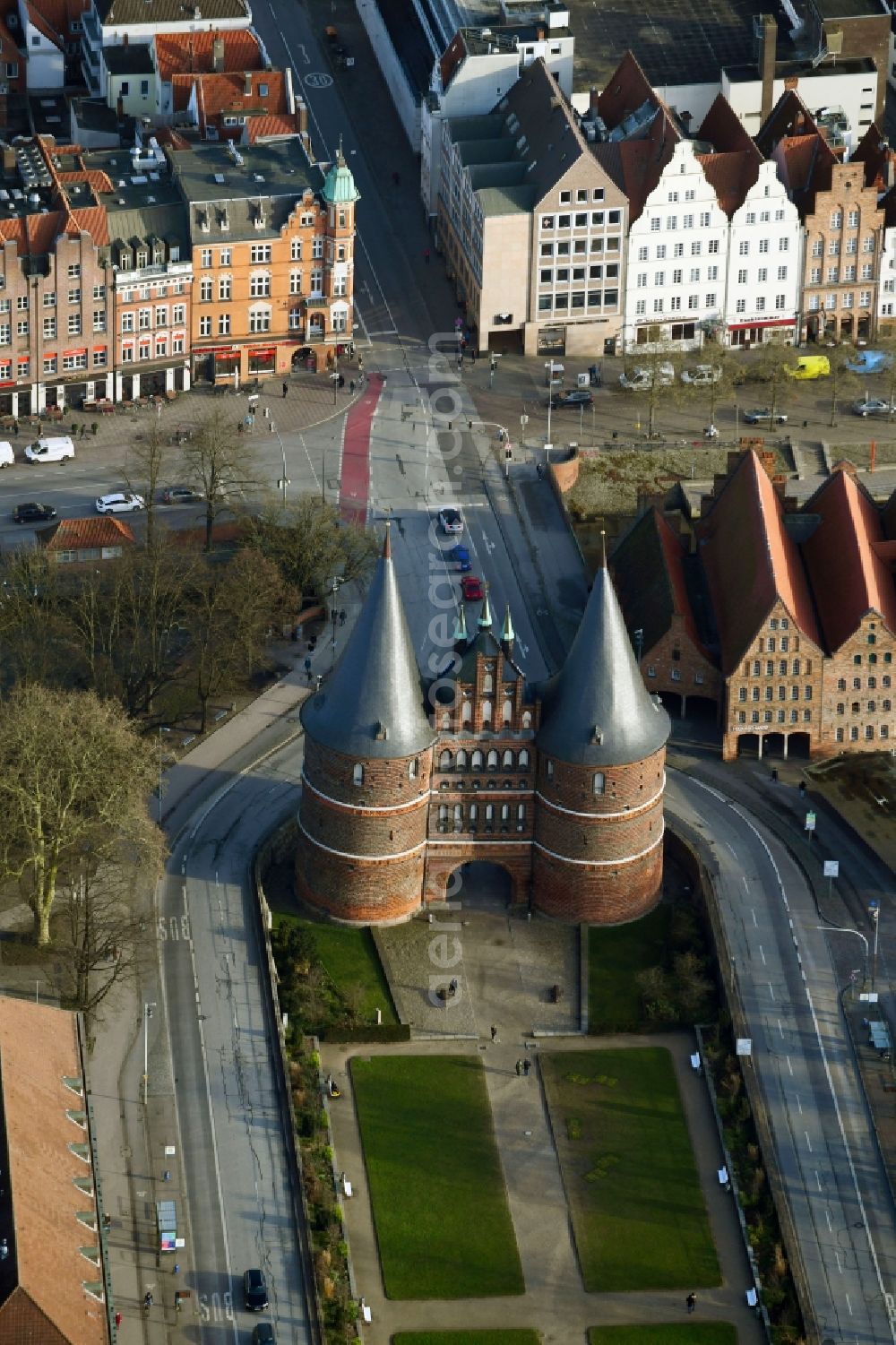 Aerial image Lübeck - Museum building complex Museum Holsten on Holstentor place in Luebeck in Schleswig-Holstein