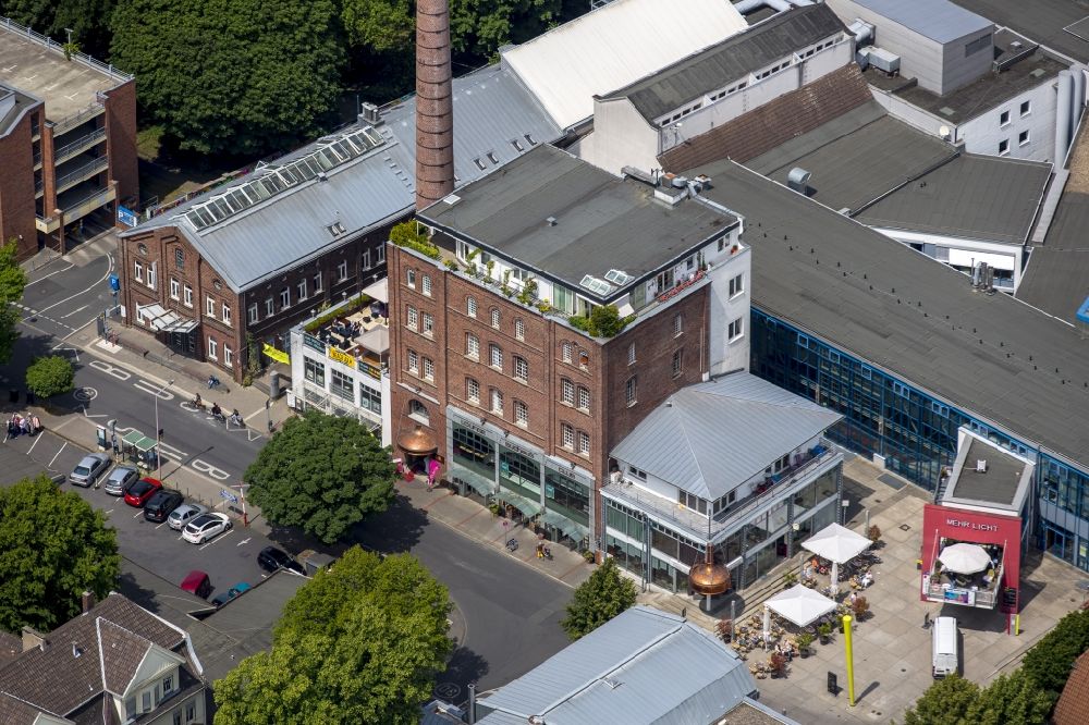 Aerial photograph Unna - Museum building ensemble of the Centre for International Light Art in Unna in North Rhine-Westphalia. The museum of light art, the theater and the Ship of Fools Lindenbrauerei e. V. culture and communication center