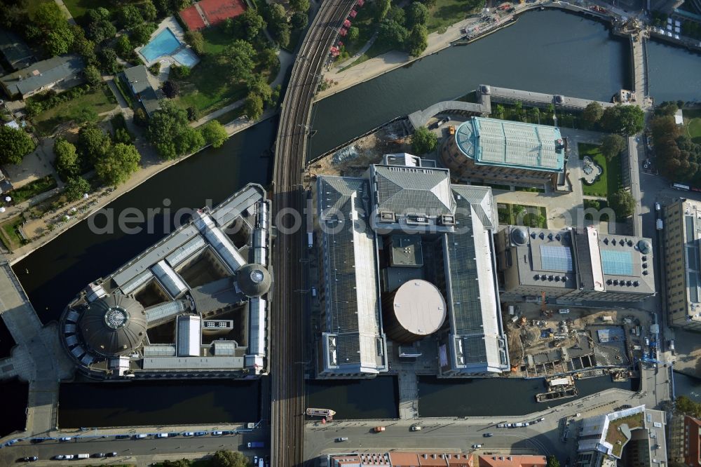 Aerial photograph Berlin - Museum Island with the Bode Museum, the Pergamon Museum, the Old National Gallery, the Colonnades and the New Museum. The complex is a World Heritage site by UNESCO